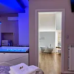 Elena's アパート ストリ